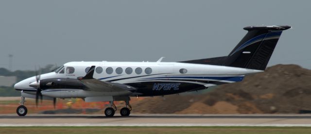 Beechcraft Super King Air 300 (N75PE)