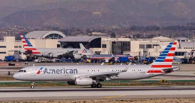 Airbus A321 (N104NN)