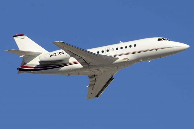 Dassault Falcon 2000 (N227QS) - Dassault Falcon 2000 N227QS at Phoenix Sky Harbor on December 2, 2015. It was built in 2000. Its construction number is 127. 