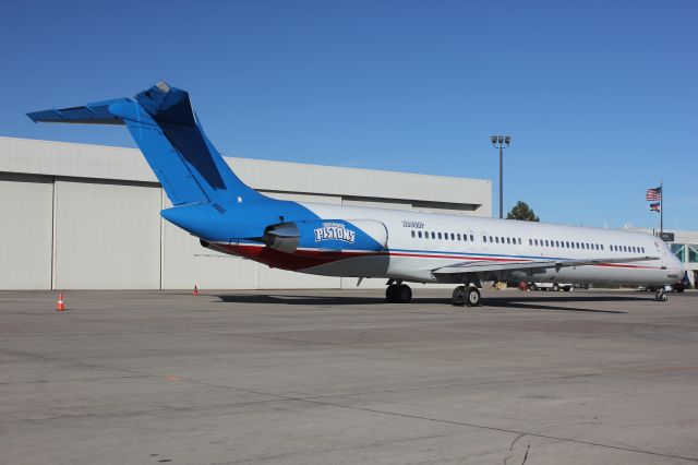 McDonnell Douglas MD-83 (N880DP)