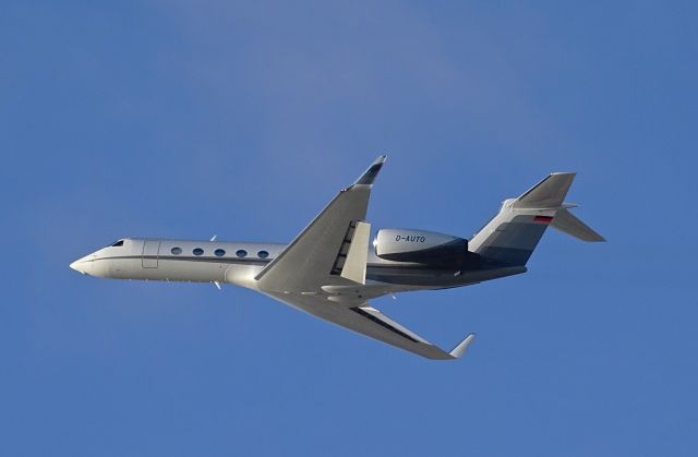 Gulfstream Aerospace Gulfstream G650 (D-AUTO) - Spotted LAX on Oct 11, 2016