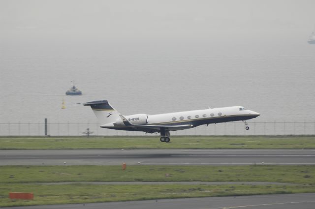 Gulfstream Aerospace Gulfstream V (B-8108) - Takeoff at Haneda Intl Airport Rwy16L on 2012/05/08