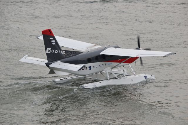 Daher Kodiak 100 (N252K) - A blade seaplane leaving the new york skyport. Taken from the parking garage above