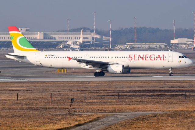 Airbus A321 (6V-AMD)