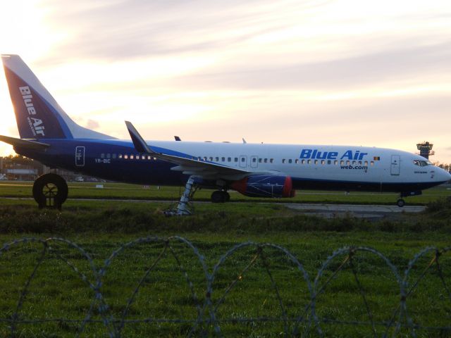 Boeing 737-700 (YR-BIC) - YR-BIC B737 BLUEAIR AT EINN