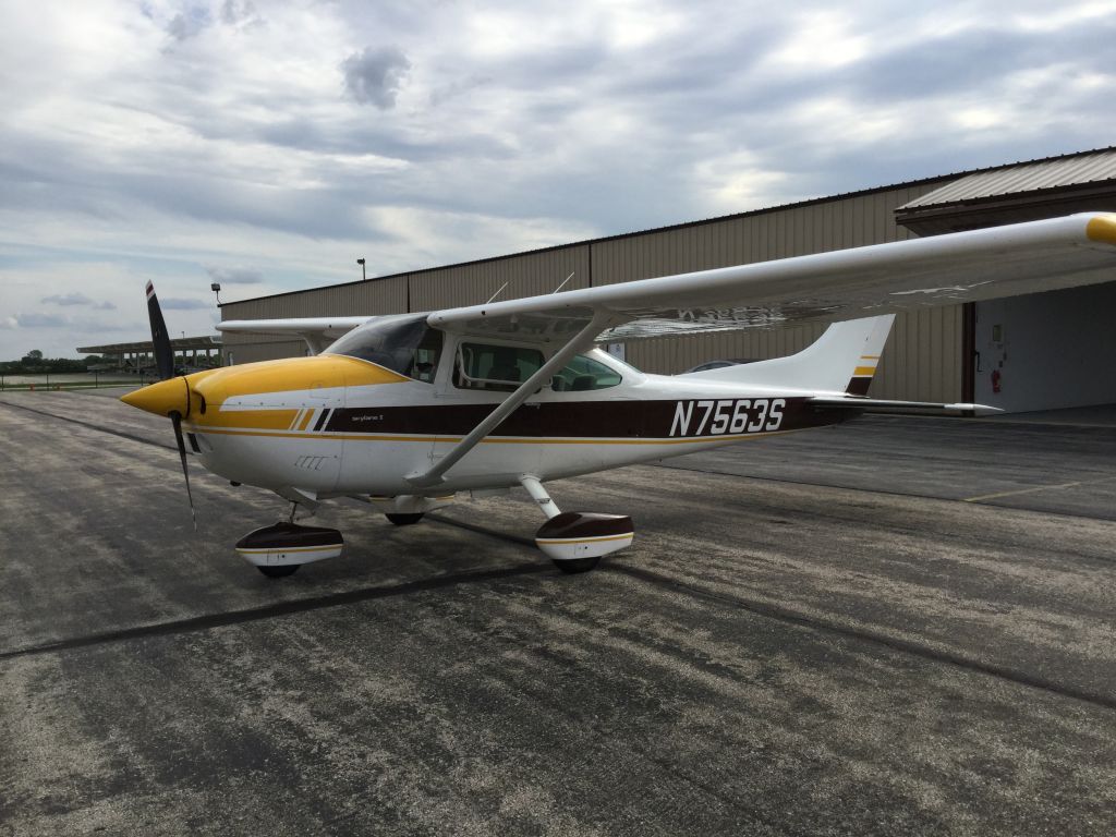 Cessna Skylane (N7563S)