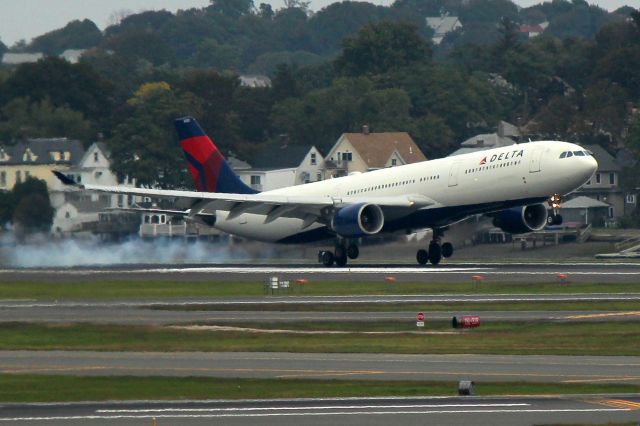 Airbus A330-300 (N803NW) - DL 127 from Amsterdam touching down on 22L