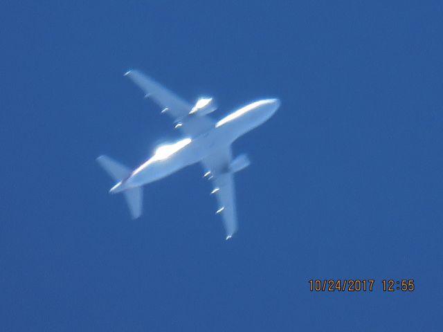 Airbus A319 (N758UW)