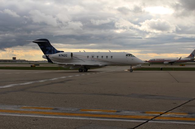 Bombardier Challenger 300 (N74ZC)