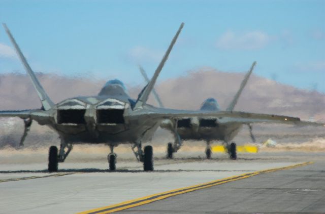 Lockheed F-22 Raptor —