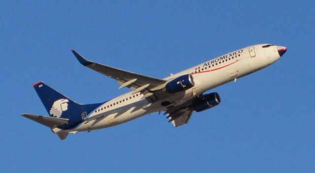 Boeing 737-800 (N380AM)