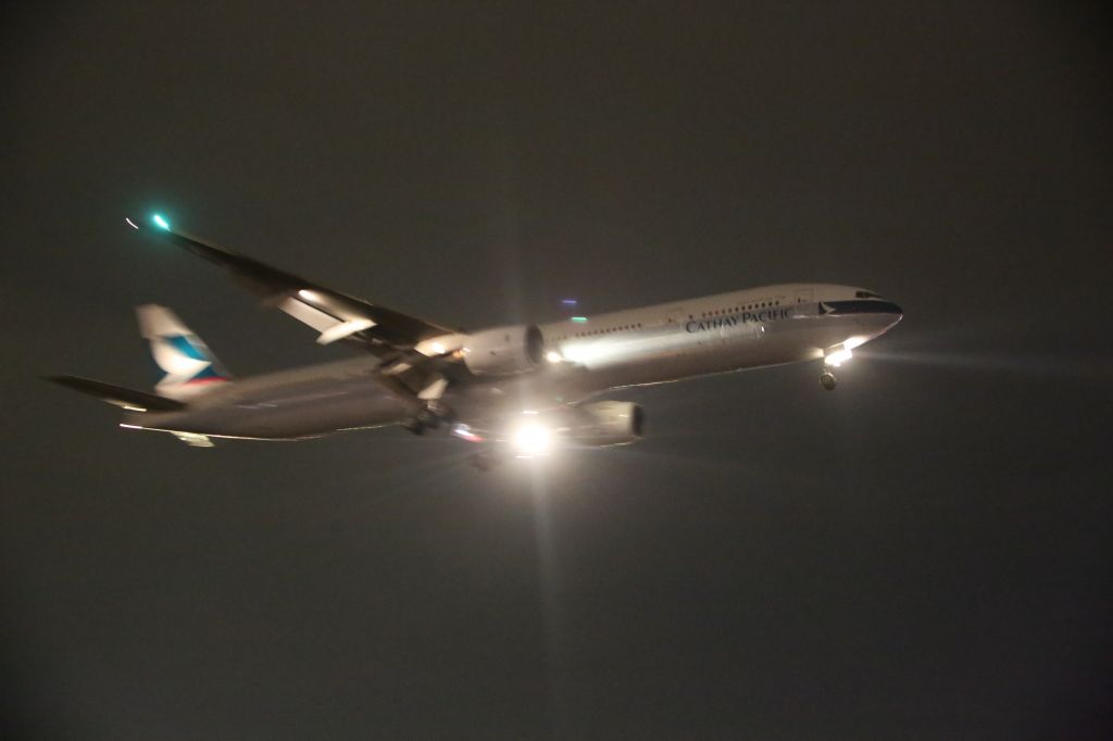 BOEING 777-300 (B-HNG)
