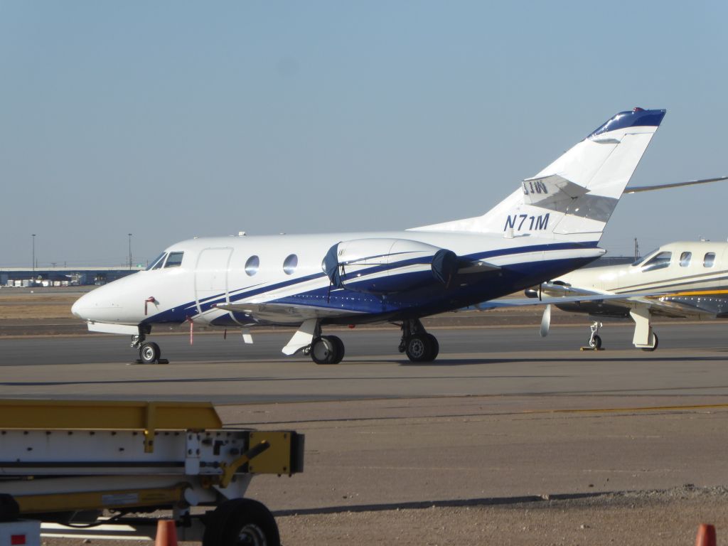 Dassault Falcon 10 (N71M)