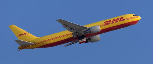 BOEING 767-300 (N372CM) - phoenix sky harbor international airport 24SEP20