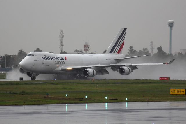 Boeing 747-400 (F-GIUA) - Full brakes