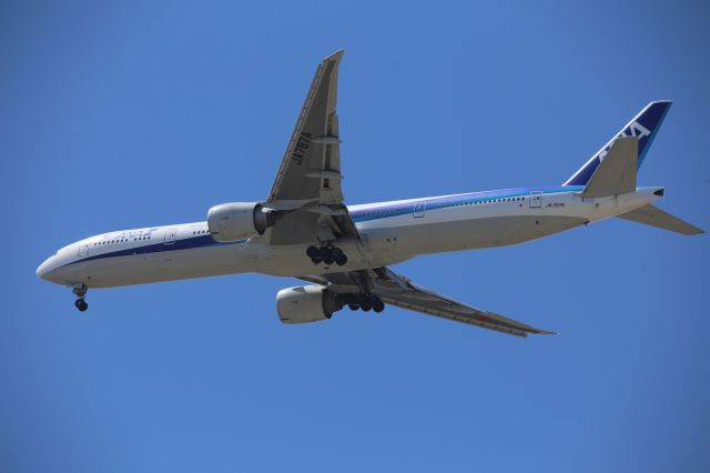 BOEING 777-300ER (JA787A)