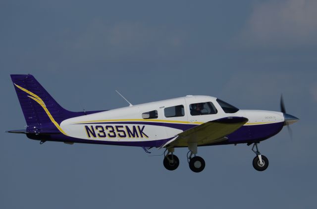 Piper Cherokee (N335MK)