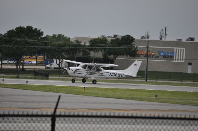 Cessna Skyhawk (N2432U)