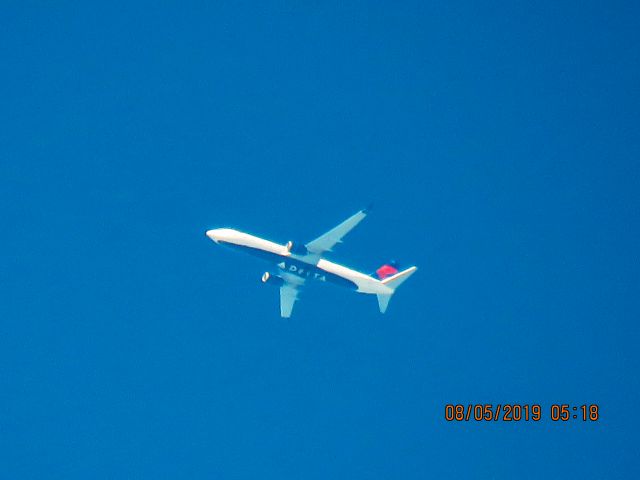 Boeing 737-900 (N927DZ)