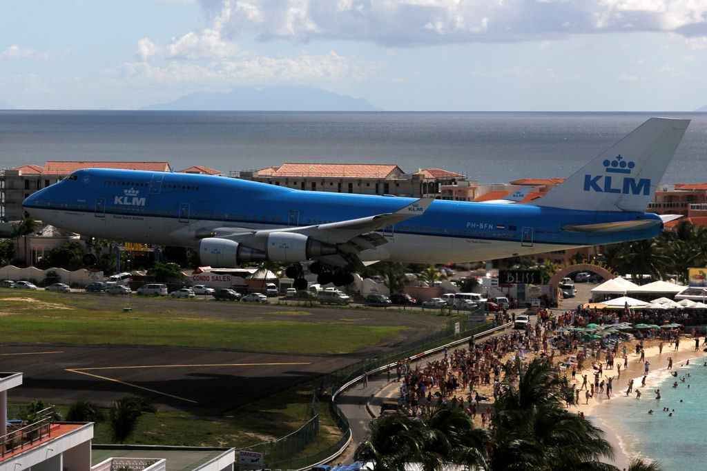 Boeing 747-400 (PH-BFN) - From the Sonesta Hotel