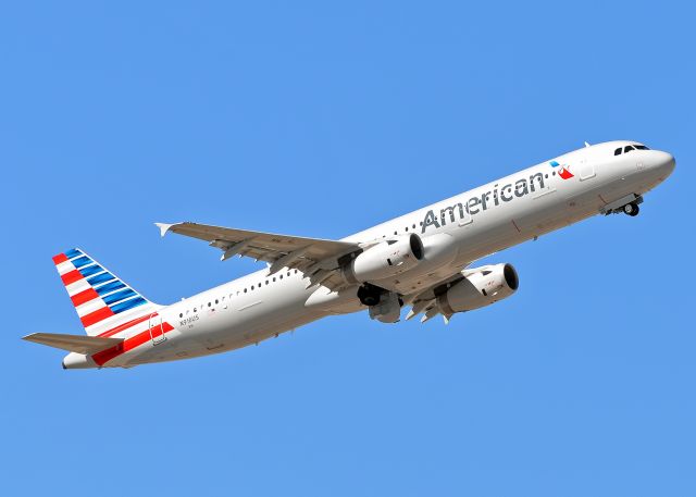 Airbus A321 (N916US)