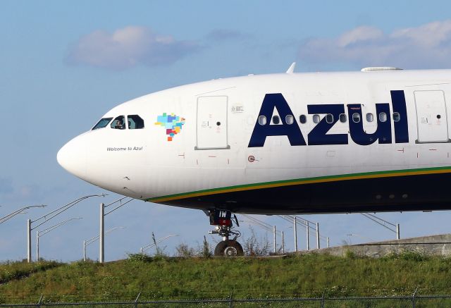 Airbus A330-300 (PR-AIW) - 10/08/22 taxiing in on Juliet