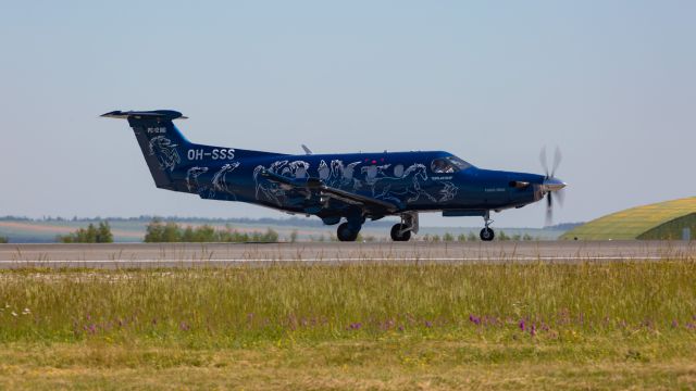 Pilatus PC-12 (OH-SSS)