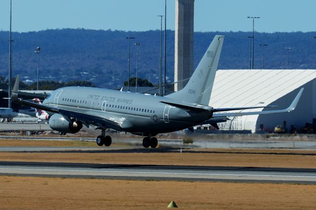 Boeing 737-700 (17-0041) - Boeing  737-7 cn 30184-924. US Marines C-40A Clipper 170041 rwy 03 arrival Perth Airport (YPPH) 07 May 2024