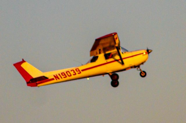 Cessna Commuter (N19039)
