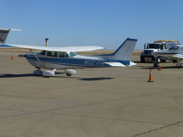 Cessna Skyhawk (N1271V)