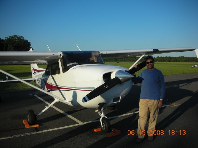 Cessna Skyhawk (N127ST)