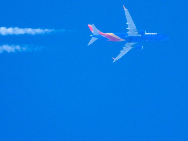 Boeing 737 MAX 8 (N8816Q) - SWA2353br /PHX-MDWbr /11/06/2024