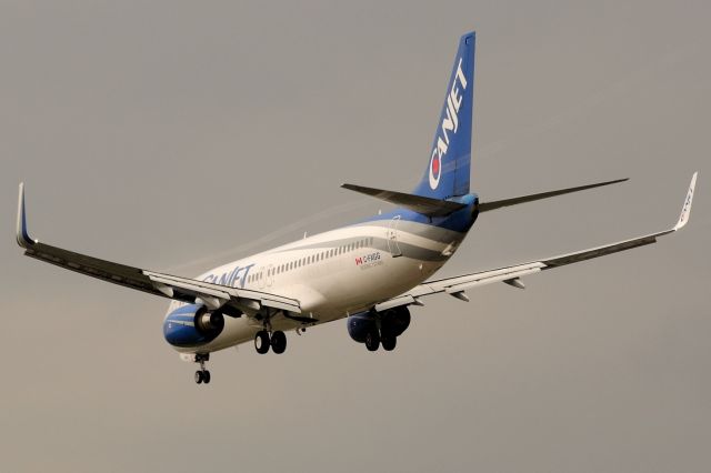 Boeing 737-800 (C-FXGG) - Arriving from Montego Bay.