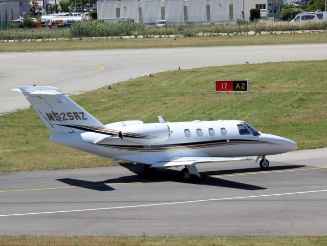 Cessna Citation CJ1 (N525RZ)