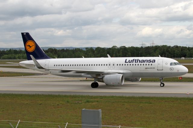 Airbus A320 (D-AIUB)