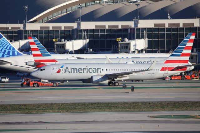 Boeing 737-800 (N871NN)