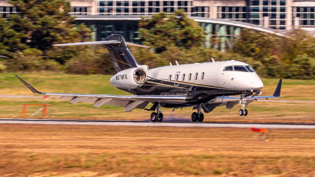 Bombardier Challenger 300 (N578FX) - Canon SL1; Canon EF400mm f5.6L