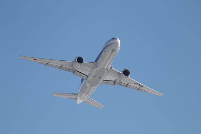 Boeing 777-200 (JA741A) - 22 January 2016:HKD-HND.