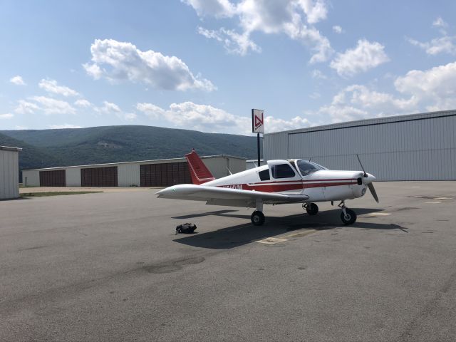 Piper Cherokee (N611VM)