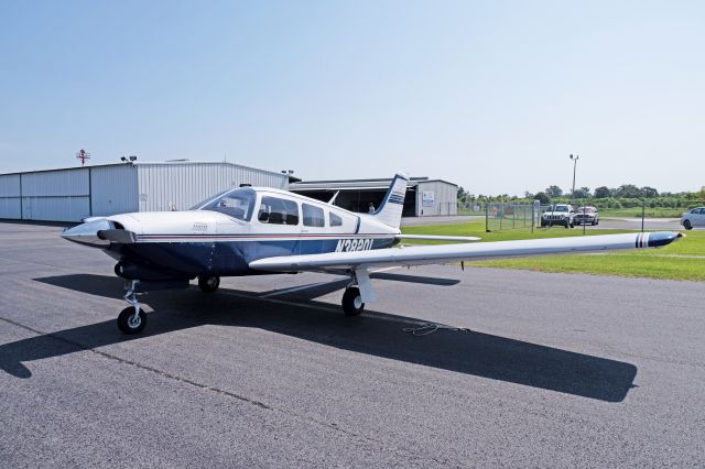 Piper Cherokee (N38201)