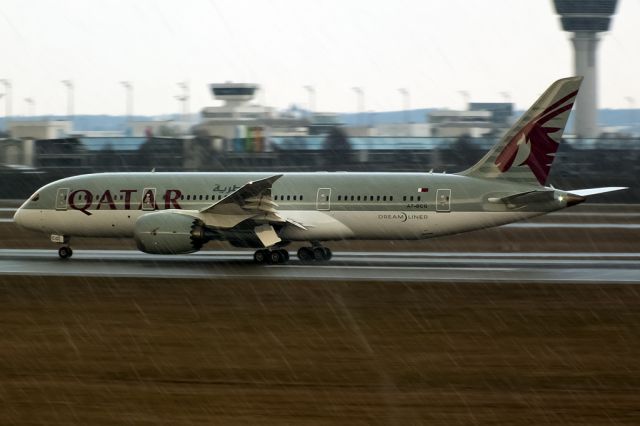 Boeing 787-8 (A7-BCG) - Qatar Dreamliner under heavy hailstorm.