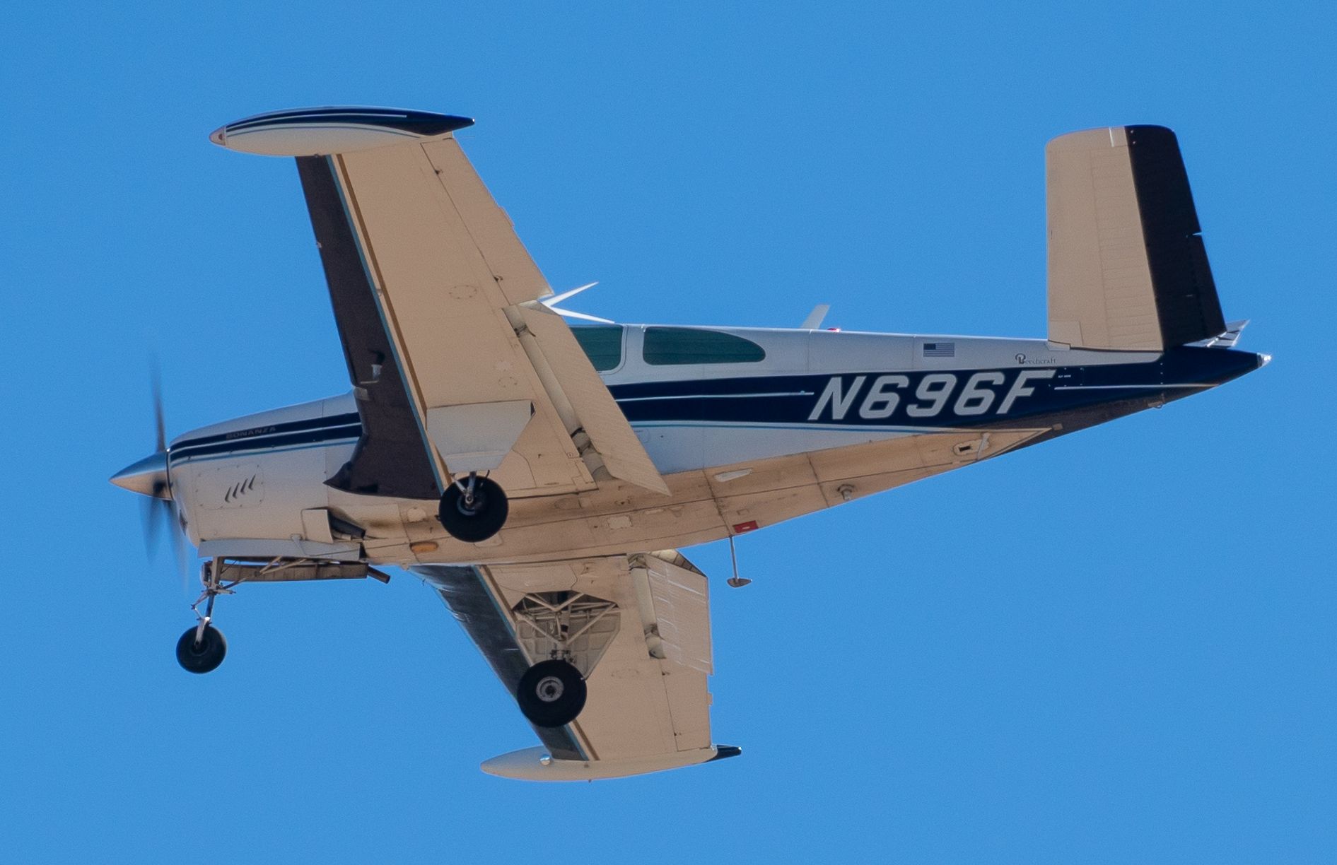 Beechcraft 35 Bonanza (N696F)