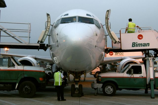 Boeing 737-800 (S2-AFM)