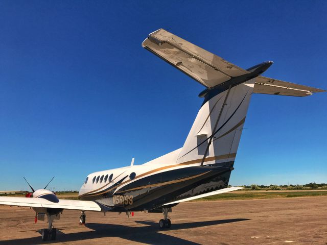 Beechcraft Super King Air 200 (N561SS)