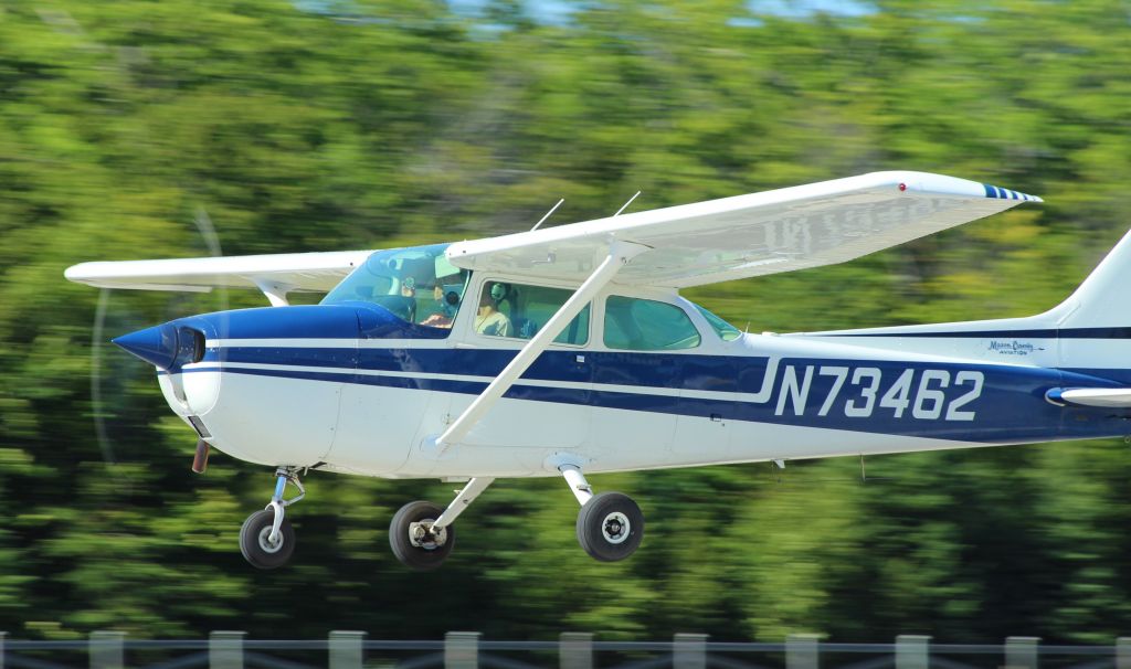 Cessna Skyhawk (N73462) - Mason County Aviations 172 taking off heading back to Ludington.