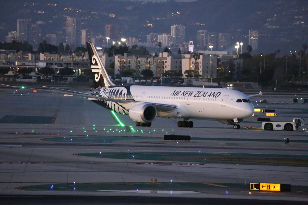 Boeing 787-9 Dreamliner (ZK-NZM)
