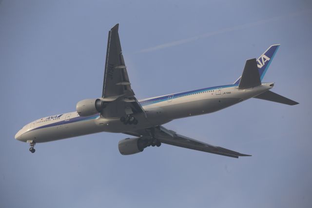 BOEING 777-300ER (JA734A)