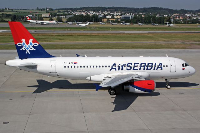 Airbus A319 (YU-API)