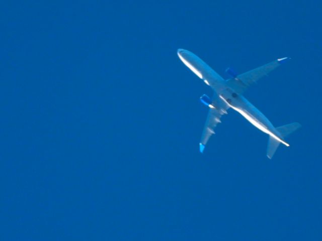 Embraer 175 (N610UX)