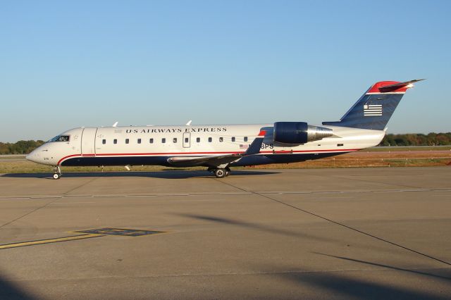 Canadair Regional Jet CRJ-200 —